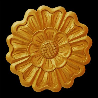 Süs malzemeleri, klasik altın çiçekli tasarımlar.