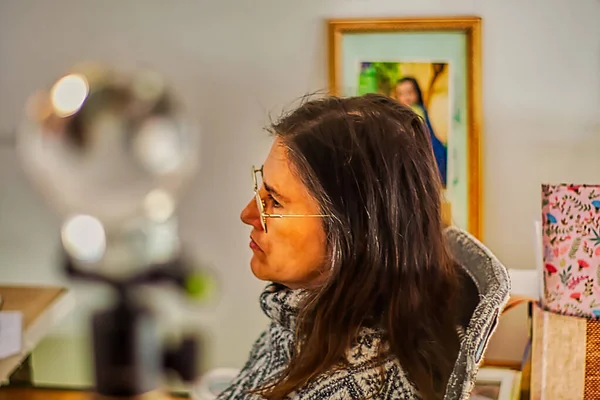 Portrait Woman Glasses Blurred Foreground — Stock Photo, Image