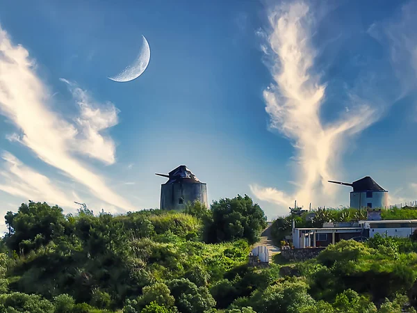 Vidéki Táj Távolban Felhőkkel Hegyekkel — Stock Fotó