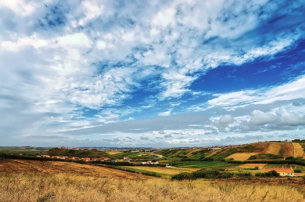 Dichte Wolken Blauen Himmel Frühsommer — Stockfoto