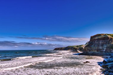 Portekiz Atlantik kıyısındaki fırtınadan önce deniz manzarası