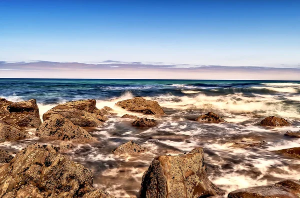 Paisaje Marino Una Playa Rocosa Orillas Del Océano Atlántico — Foto de Stock