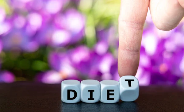 Símbolo Para Iniciar Una Dieta Mano Gira Los Dados Cambia — Foto de Stock