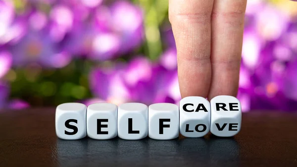 Würfel Bilden Die Ausdrücke Selbstliebe Und Selbstfürsorge — Stockfoto