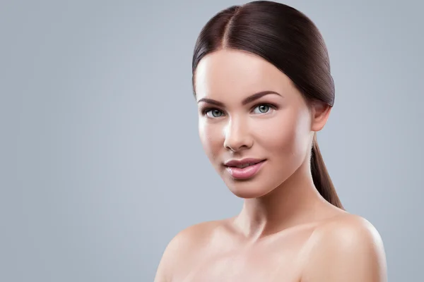 Mujer con maquillaje natural — Foto de Stock