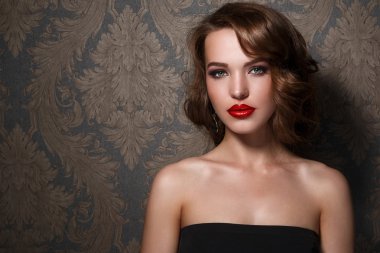 retro tarzı kadın modeli 