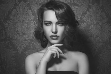 retro tarzı kadın modeli 