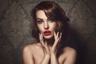 retro tarzı kadın modeli 