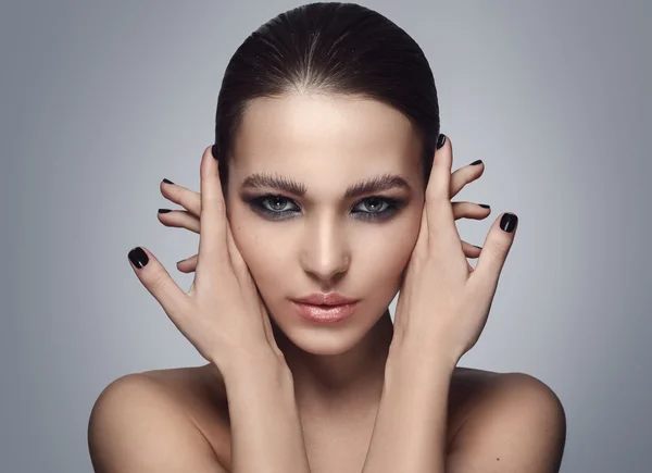 Mulher com maquiagem elegante — Fotografia de Stock