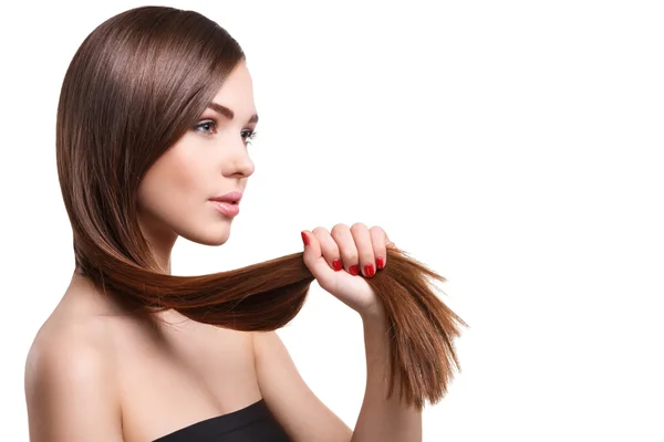 Mujer con cabello castaño sano —  Fotos de Stock