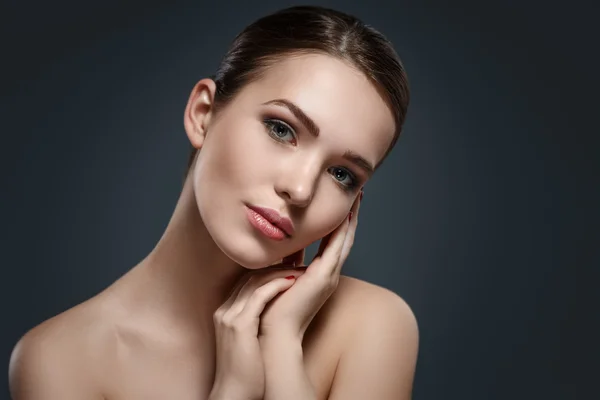 Woman with beautiful clean face — Stock Photo, Image