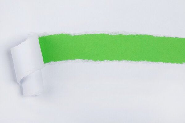 Порванная бумага с местом для текста
