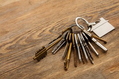 Farklı anahtarlar demet