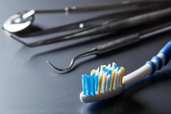 Szczoteczka do zębów i sprzęt dentystyczny — Zdjęcie stockowe