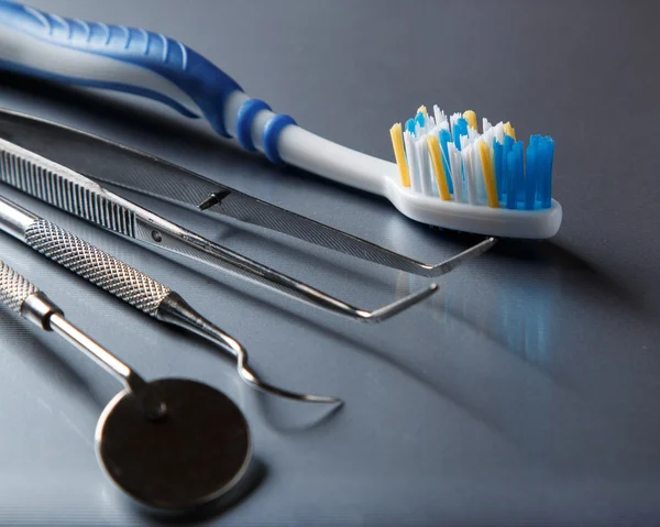 Fogkefe és a fogászatban használatos berendezések — Stock Fotó
