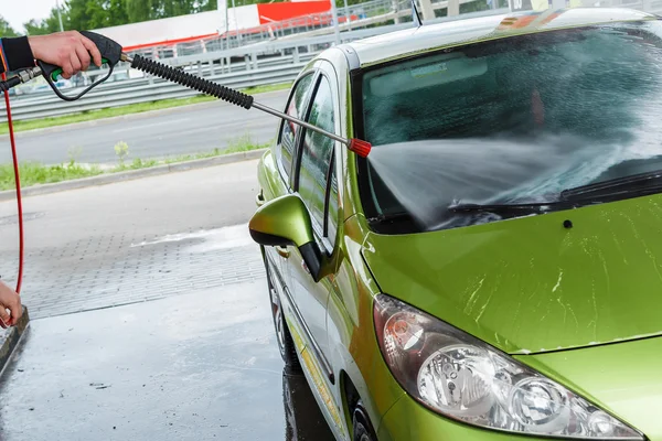 Automobile in the car wash — Stock Photo, Image