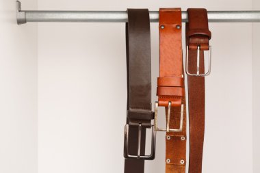 Dolaptaki Deri kemerler