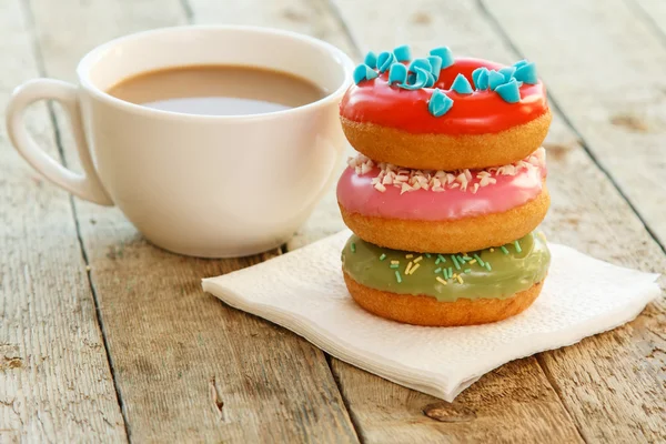 Xícara de café e donuts — Fotografia de Stock
