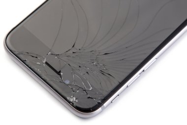 Kırık ekran ile akıllı telefon