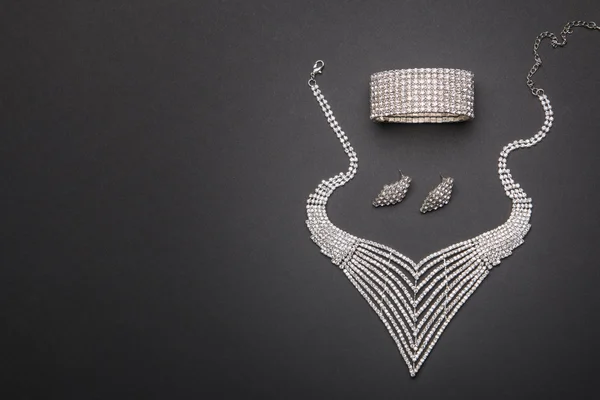 Beaux bijoux pour femmes — Photo