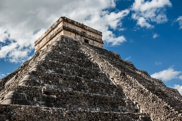 Kukulcan chrám v Chichen Itza — Stock fotografie