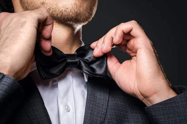 Man wearing bow tie — Stock Photo, Image