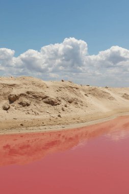 Meksika, Yucatan 'da gerçek pembe tuz gölü.