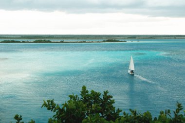 Meksika, Yucatan 'daki Bacalar Gölü manzarası çok güzel..