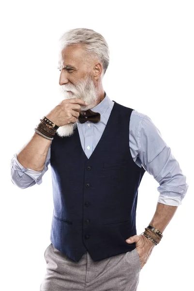 Beyaz Arka Planda Poz Veren Şık Yakışıklı Yaşlı Erkek Model — Stok fotoğraf
