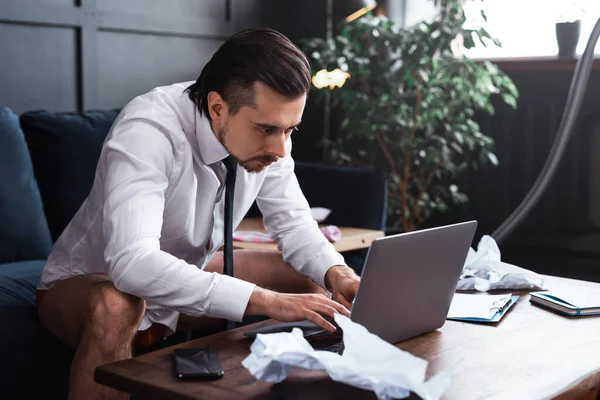 Geschäftsmann Ohne Hose Arbeitet Von Hause Aus Lustiges Konzept Der — Stockfoto