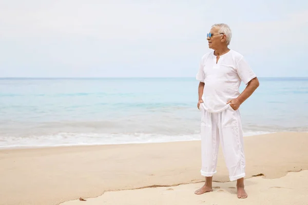 Enjoying Retirement Happy Senior Man Walking Beach — Stock Photo, Image