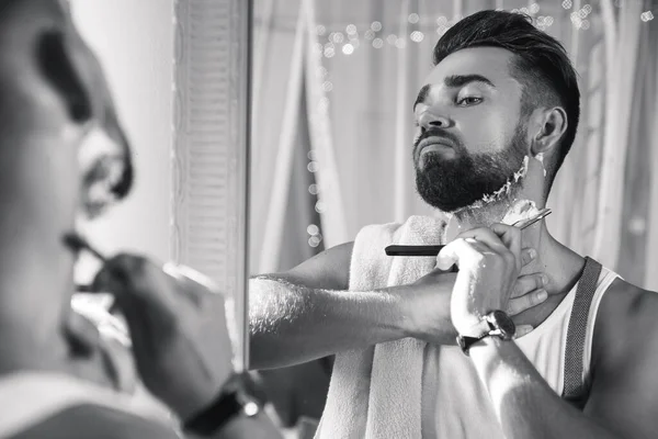 Handsome Man Looking Mirror Shaving His Beard Straight Razor — Stock Photo, Image