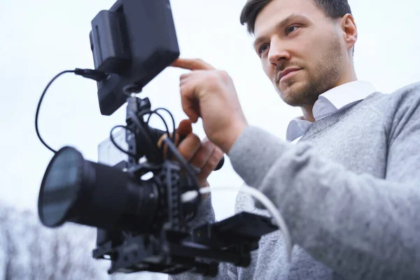 Videógrafo Profesional Con Una Plataforma Cámara Moderna Para Grabación Vídeo —  Fotos de Stock