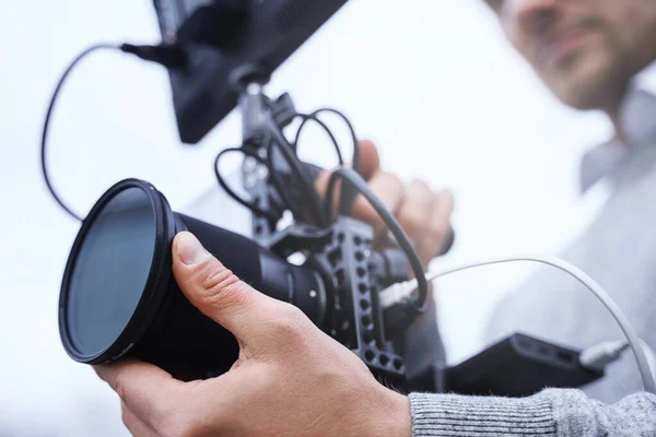 Videógrafo Con Una Plataforma Cámara Moderna Para Grabación Vídeo —  Fotos de Stock