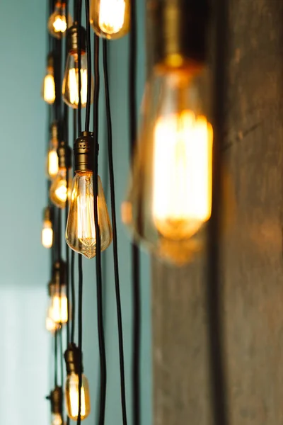 Lot Vintage Filament Light Bulbs Hanging Ceiling — Stock Photo, Image