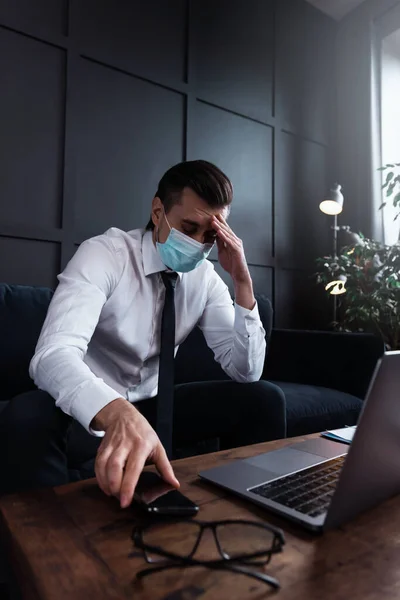 Tired Businessman Sickness Symptoms Wearing Prevention Mask His Work — Stock Photo, Image