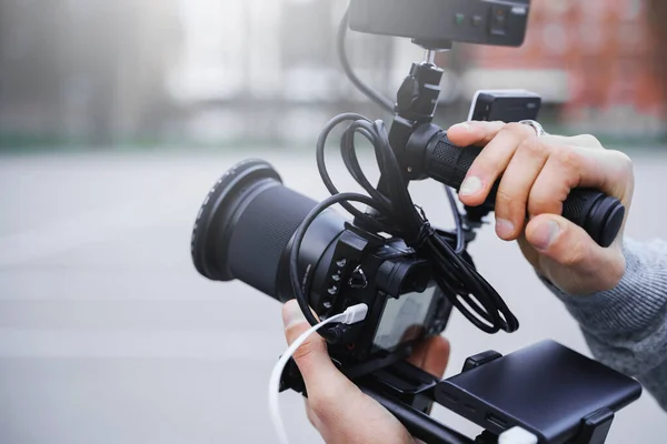 Videografo Con Moderno Impianto Ripresa Registrazione Video — Foto Stock