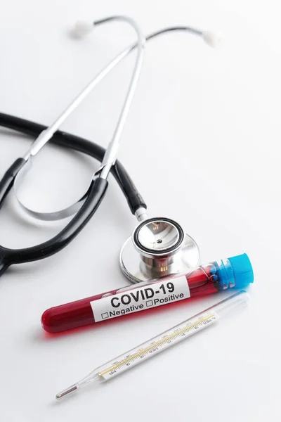 Covid Próbka Krwi Stetoskop Termometr — Zdjęcie stockowe