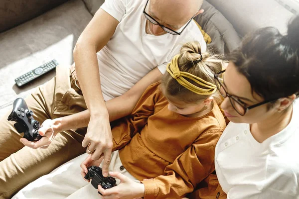 Young Happy Family Playing Video Game Console Home — Stock Photo, Image