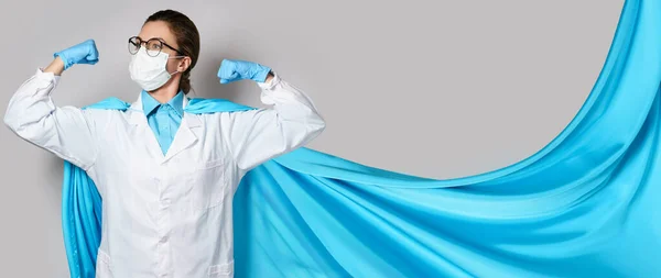 Coraggioso Medico Supereroe Femminile Aiuterà Nella Battaglia Contro Pandemia Del — Foto Stock