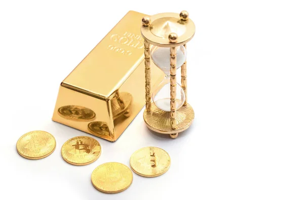 Время Инвестировать Золотые Слитки Песочные Часы Биткоины — стоковое фото