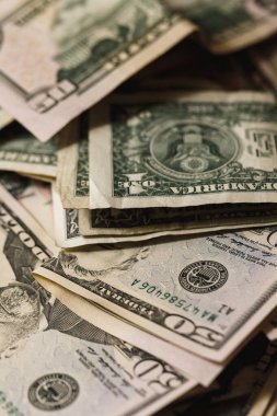 Farklı Amerikan dolarlarının yakın plan fotoğrafları..