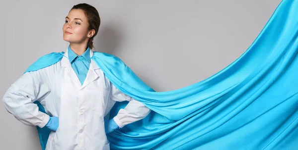 Valiente Médico Superhéroe Femenino Nos Ayudará Batalla Contra Pandemia Del — Foto de Stock
