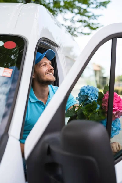 Happy Courier White Van Flowers Delivery Waiting Client — Stock Photo, Image