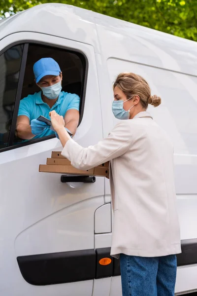 Safe Delivery Young Male Courier Van Brings Pizza Client — Stock Photo, Image