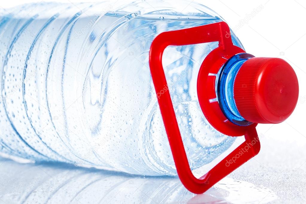 bottle of cold water on white background — 图库照片#61796981