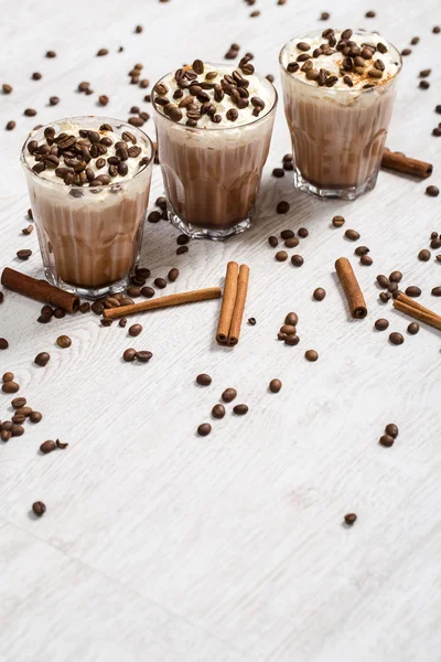 Cóctel de café con espuma crema — Foto de Stock