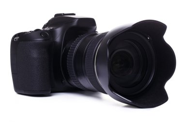 Beyaz arkaplanda DSLR Kamerası