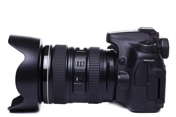 Beyaz arkaplanda DSLR Kamerası — Stok fotoğraf