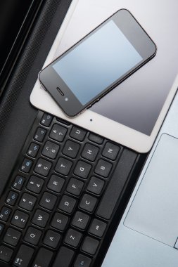 Akıllı telefon, tablet ve dizüstü